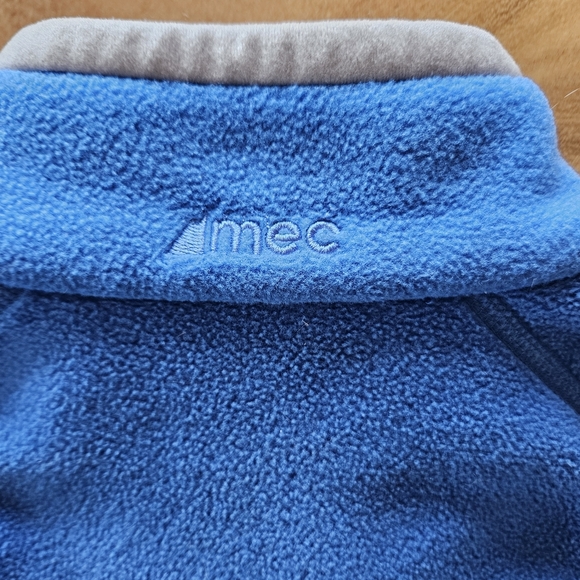 MEC Full Zip Blue Fleece Jacket Size Medium - Picture 6 of 16